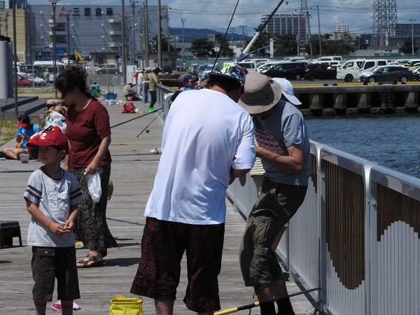 夏の仙台港で掃除屋の シャコ 釣り 釣りキチ マチャの 三平三平によろしく
