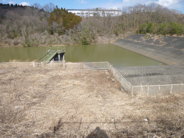 好間工業団地の池 釣り禁止 釣りキチ マチャの 三平三平によろしく